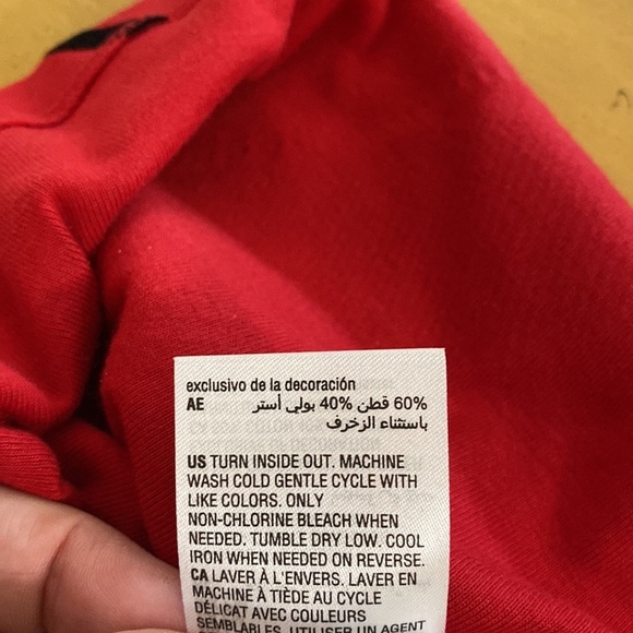 Karen Scott PM Red Holiday Top - Picture 9 of 9